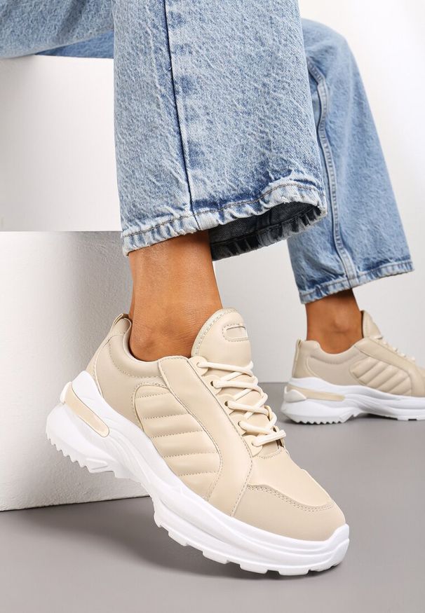 Born2be - Beżowe Sneakersy Hyneh. Wysokość cholewki: przed kostkę. Nosek buta: okrągły. Kolor: beżowy. Materiał: dresówka. Szerokość cholewki: normalna