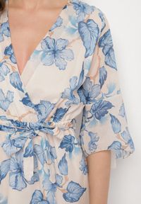 Born2be - Niebieska Bawełniana Sukienka Kopertowa o Asymetrycznym Kroju z Wiązanym Paskiem Niteira. Okazja: na co dzień, na randkę. Typ kołnierza: dekolt w kształcie V. Kolor: niebieski. Materiał: bawełna. Typ sukienki: asymetryczne, kopertowe. Styl: casual #4