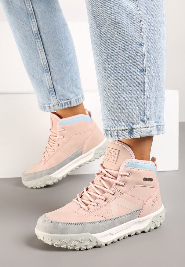 Renee - Różowe Traperki ze Sznurowaniem i Grubą Podeszwą Ellithrina. Okazja: na co dzień. Zapięcie: sznurówki. Kolor: różowy. Materiał: jeans. Styl: casual, elegancki, klasyczny