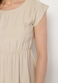 Born2be - Beżowa Wiskozowa Sukienka o Rozkloszowanym Kroju Lizena. Okazja: na co dzień, na imprezę. Kolor: beżowy. Materiał: wiskoza. Sezon: wiosna, lato. Styl: klasyczny, casual #3