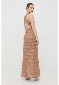 Guess sukienka kolor brązowy maxi prosta. Okazja: na co dzień. Kolor: brązowy. Długość rękawa: na ramiączkach. Typ sukienki: proste. Styl: casual. Długość: maxi #5