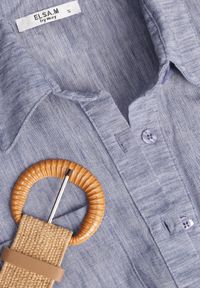 Born2be - Niebieska Sukienka Koszulowa z Krótkim Rękawem i Paskiem z Klamrą Orethea. Okazja: na co dzień. Kolor: niebieski. Materiał: materiał. Długość rękawa: krótki rękaw. Wzór: aplikacja. Typ sukienki: koszulowe. Styl: casual, elegancki #7