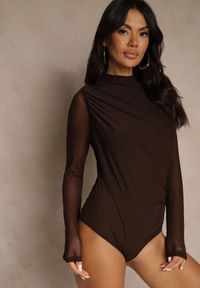Renee - Brązowe Body Longsleeve ze Stójką z Siateczki z Domieszką Wiskozy Liravia. Okazja: na co dzień, na randkę. Typ kołnierza: kołnierzyk stójkowy. Kolor: brązowy. Materiał: wiskoza. Długość rękawa: długi rękaw. Styl: casual