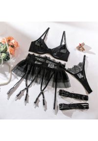 Intica - Komplet bielizny z tiulowym pasem i koronkowymi akcentami na wieczór Kaho. Kolor: czarny. Materiał: tiul, koronka. Wzór: paski #1