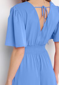 Born2be - Niebieska Sukienka z Rozkloszowanymi Rękawami Gumką w Pasie i Wiązaniem na Plecach Larielle. Okazja: na imprezę, na co dzień. Typ kołnierza: dekolt w kształcie V. Kolor: niebieski. Materiał: bawełna. Typ sukienki: proste. Styl: elegancki, casual #4