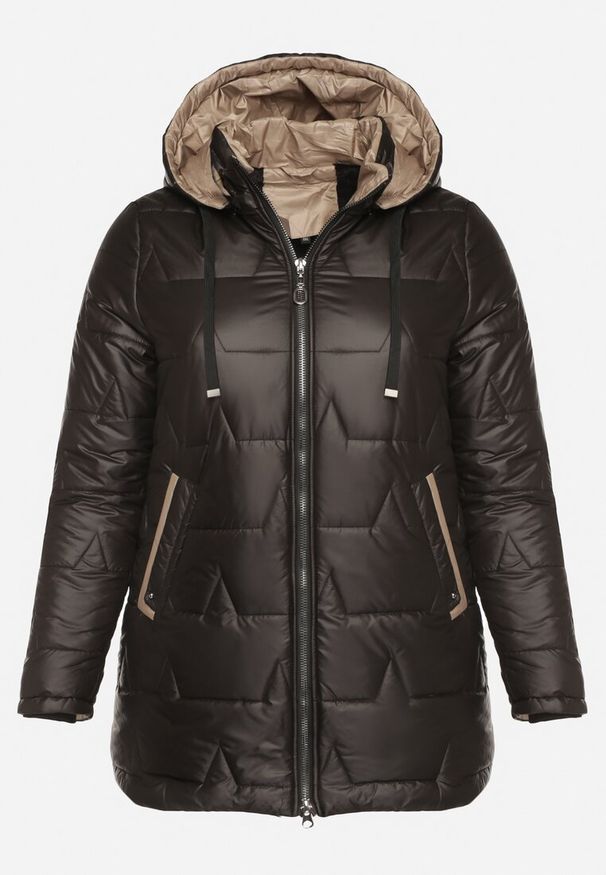 Born2be - Czarna Pikowana Kurtka o Prostym Kroju z Kapturem Nileria. Okazja: do pracy, na co dzień, na spotkanie biznesowe. Typ kołnierza: kaptur. Kolekcja: plus size. Kolor: czarny. Materiał: jeans, dzianina, poliester. Styl: biznesowy, casual