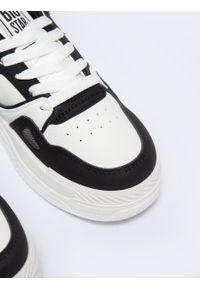 Big-Star - Sneakersy damskie biało-czarne NN274669 101. Okazja: na co dzień. Kolor: biały. Materiał: syntetyk, skóra. Sezon: lato #6