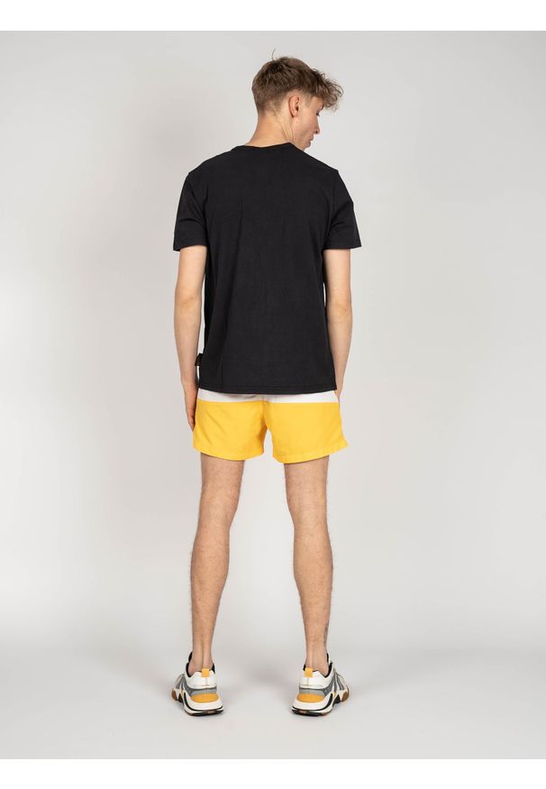 Champion T-Shirt "Giants" | 213338 | Mężczyzna | Czarny. Okazja: na co dzień. Kolor: czarny. Materiał: bawełna. Wzór: nadruk, aplikacja. Styl: casual