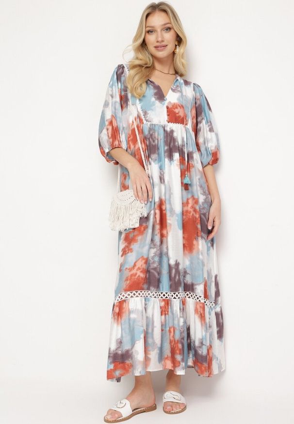 Born2be - Beżowa Rozkloszowana z Wiązaniem Przy Dekolcie i Ozdobnymi Guzikami Sukienka Attella. Okazja: na co dzień, na imprezę. Kolekcja: plus size. Kolor: różowy. Materiał: koronka. Długość rękawa: krótki rękaw. Typ sukienki: rozkloszowane, dla puszystych. Styl: elegancki, casual