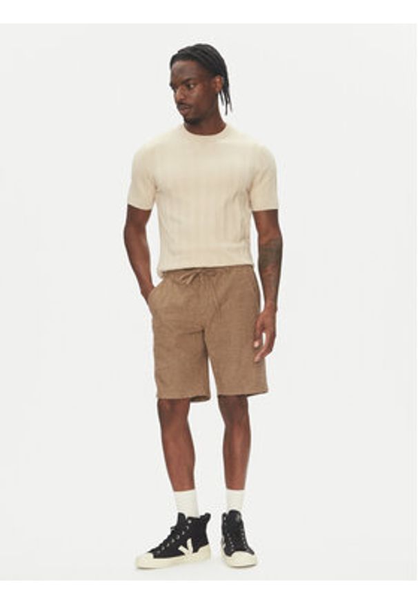 Lindbergh Sweter 30-804064 Beżowy Relaxed Fit. Kolor: beżowy. Materiał: syntetyk, wiskoza