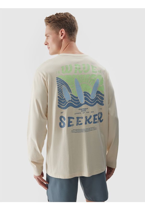 4f - 4F Longsleeve oversize z nadrukiem męski - beżowy XL. Okazja: na co dzień. Kolor: beżowy. Materiał: dzianina, bawełna, jersey. Długość rękawa: długi rękaw. Długość: długie. Wzór: nadruk. Styl: casual, klasyczny, sportowy