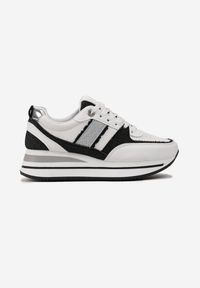 Born2be - Biało-Czarne Sneakersy na Grubej Podeszwie z Materiałowymi Wstawkami i Brokatem Omifa. Kolor: biały. Materiał: materiał. Wzór: aplikacja #4