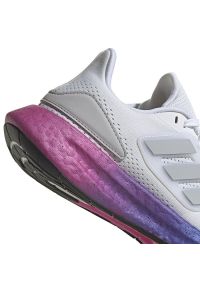 Adidas - Buty do biegania adidas Pure Boost 22 W HQ8576 białe. Kolor: biały. Materiał: materiał, syntetyk, guma. Szerokość cholewki: normalna #4