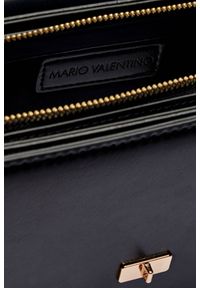 Valentino by Mario Valentino - VALENTINO Czarna stylowa damska torebka Alpheus Flap Bag. Kolor: czarny. Styl: elegancki. Rodzaj torebki: na ramię #5