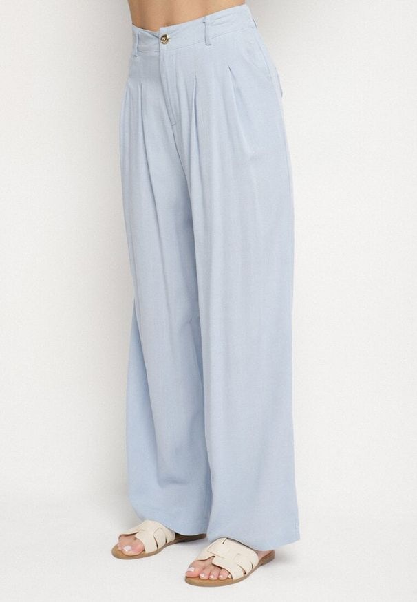 Born2be - Niebieski Wiskozowy Komplet Koszula z Ozdobnymi Kieszeniami i Spodnie Rinesella. Kolor: niebieski. Materiał: wiskoza