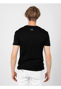 Les Hommes T-shirt | LF224100-0700-900 | Round Neck | Mężczyzna | Czarny. Okazja: na co dzień. Kolor: czarny. Materiał: bawełna. Wzór: aplikacja. Styl: casual