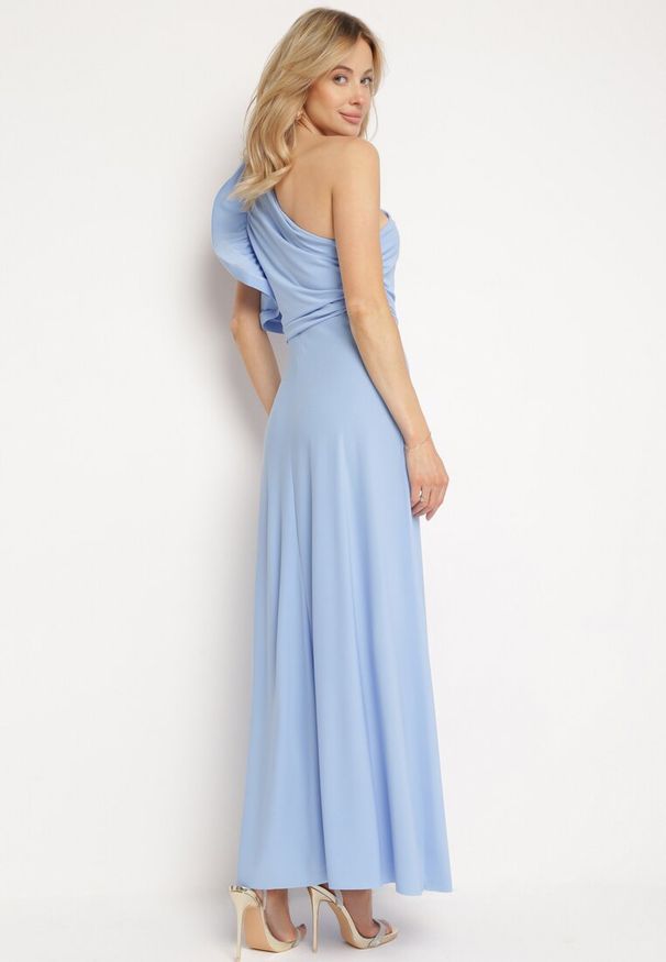 Born2be - Niebieska Asymetryczna Sukienka o Rozkloszowanym Fasonie z Ozdobnymi Falbankami przy Ramionach Virama. Okazja: na spacer, na ślub cywilny, na wesele. Typ kołnierza: kołnierz z falbankami. Kolor: niebieski. Materiał: skóra. Długość rękawa: krótki rękaw. Typ sukienki: asymetryczne. Styl: elegancki, sportowy