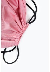 Hype plecak kolor różowy z aplikacją. Kolor: różowy. Wzór: aplikacja