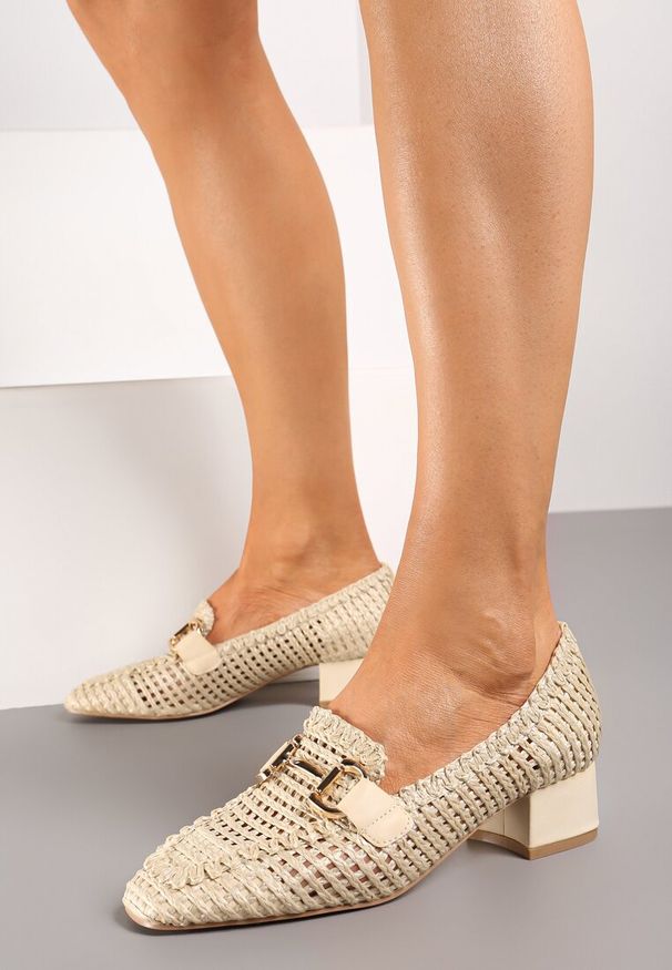Born2be - Beżowe Czółenka Mokasyny na Niskim Słupku z Plecioną Cholewką Effiva. Okazja: na spotkanie biznesowe, na co dzień. Kolor: beżowy. Materiał: jeans, len, jedwab. Szerokość cholewki: normalna. Obcas: na słupku. Styl: casual, klasyczny, biznesowy