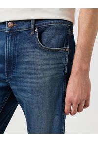 Wrangler - WRANGLER GREENSBORO MĘSKIE SPODNIE JEANSOWE JEANSY DŻINSY HARE BLUE 112350838 #6