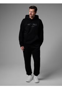 4f - 4F Bluza dresowa regular z kapturem męska 4F x Robert Lewandowski - czarna XXL. Okazja: na co dzień, na spacer. Typ kołnierza: kaptur. Kolor: czarny. Materiał: dresówka. Wzór: nadruk. Styl: casual, sportowy #2