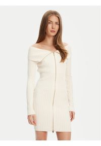 Guess Sukienka dzianinowa W5YK28 Z30I2 Écru Slim Fit. Materiał: wiskoza