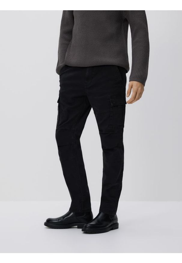 Reserved - Spodnie cargo slim fit - czarny. Kolor: czarny. Materiał: bawełna, tkanina