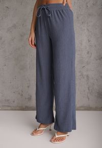 Renee - Niebieskie Teksturowane Spodnie Wide Leg z Wiązaniem w Talii Pirethei. Kolor: niebieski. Materiał: materiał. Styl: elegancki #3