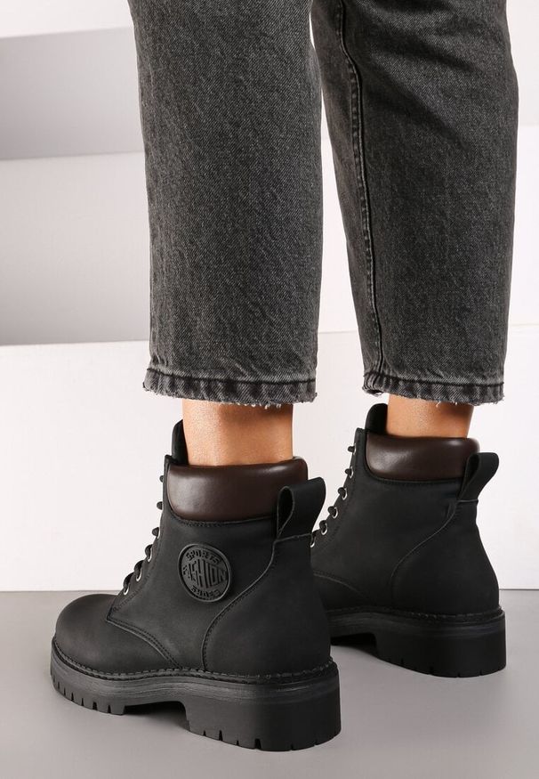 Born2be - Czarne Traperki Damskie Klasyczne Tirizia. Okazja: na co dzień. Zapięcie: sznurówki. Kolor: czarny. Materiał: jeans. Styl: klasyczny