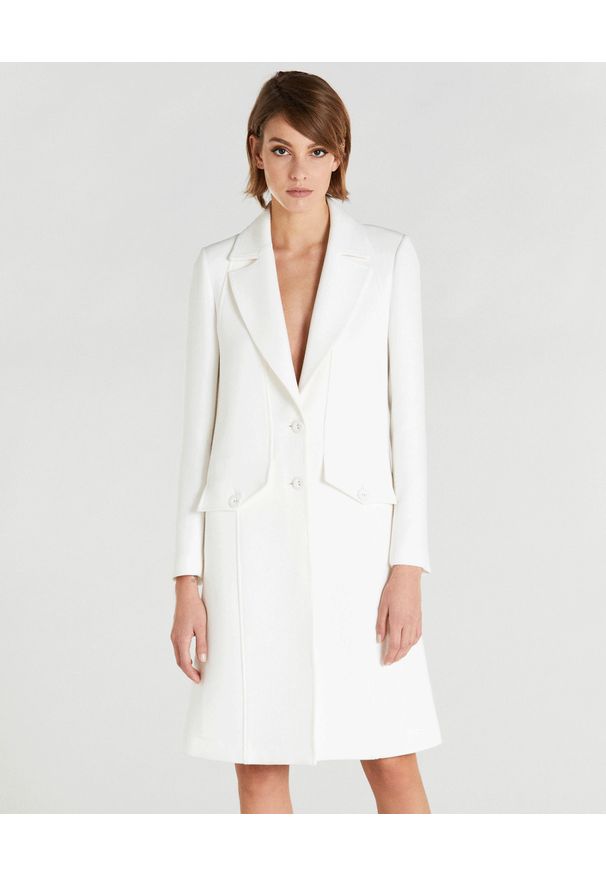 Patrizia Pepe - PATRIZIA PEPE - Biały płaszcz z kieszeniami. Kolor: biały. Długość rękawa: długi rękaw. Długość: długie. Styl: glamour, elegancki
