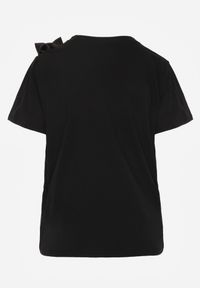 Renee - Czarny Bawełniany T-shirt o Klasycznym Kroju z Kwiatowymi Aplikacjami 3D Morgane. Okazja: na co dzień. Kolor: czarny. Materiał: bawełna. Wzór: kwiaty, aplikacja. Sezon: lato. Styl: klasyczny #3