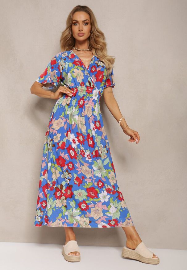 Renee - Niebiesko-Czerwona Sukienka z Gumką w Talii z Trójkątnym Dekoltem w Kwiatowy Wzór Nellvia. Okazja: na imprezę, na co dzień. Kolor: niebieski. Wzór: kwiaty. Sezon: lato. Typ sukienki: proste. Styl: casual, elegancki