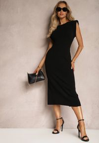 Renee - Czarna Prążkowana Sukienka o Dopasowanym Kroju z Rozcięciem Tomeria. Okazja: na imprezę, do pracy. Kolor: czarny. Materiał: prążkowany. Styl: elegancki #4