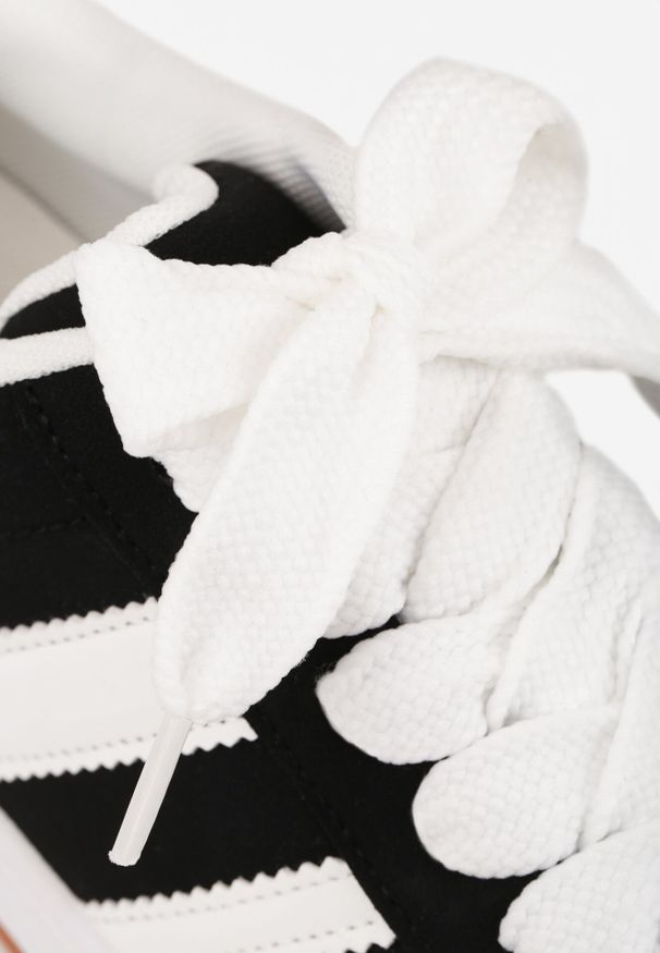 Born2be - Czarne Sneakersy z Dwoma Paskami Galtewi. Okazja: na co dzień. Zapięcie: pasek. Kolor: czarny. Materiał: jeans. Obcas: na obcasie. Wysokość obcasa: niski