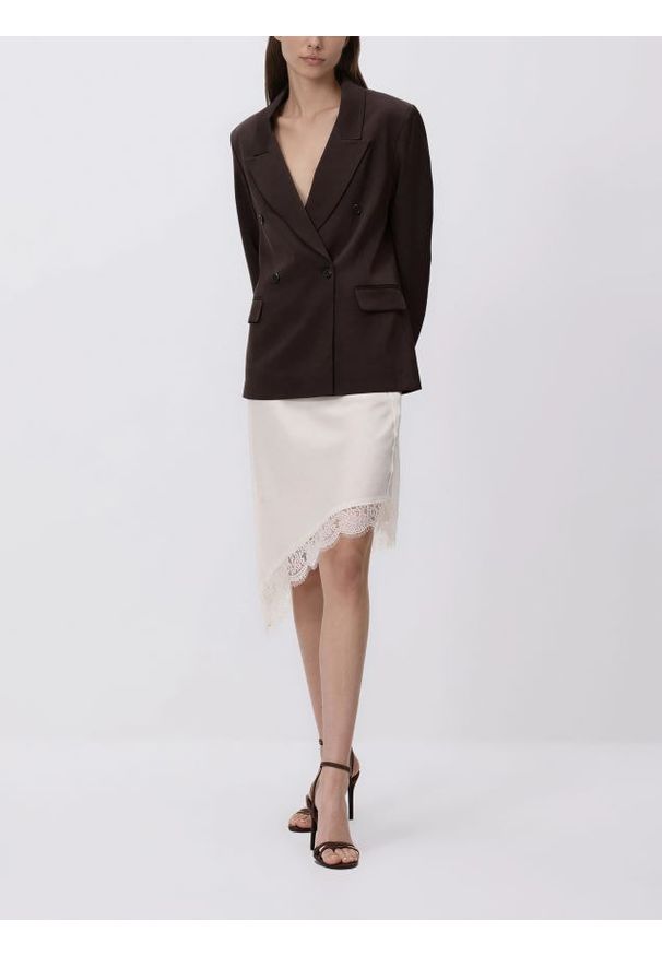 Reserved - Spódnica z asymetrycznym dołem - kremowy. Kolor: kremowy. Materiał: tkanina