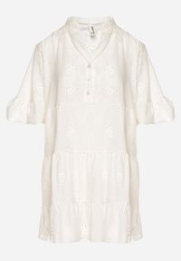 Born2be - Jasnobeżowa Bawełniana Sukienka z Haftowanej Tkaniny o Koszulowym Kroju z Falbanami Filidwena. Okazja: na co dzień. Typ kołnierza: kołnierzyk klasyczny. Kolor: beżowy. Materiał: tkanina, bawełna. Wzór: haft. Typ sukienki: koszulowe. Styl: klasyczny, casual, elegancki, boho #6