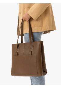 Ryłko - Jasnobrązowa duża torebka typu shopperka. Kolor: brązowy. Materiał: skórzane. Rozmiar: duże. Styl: street #3