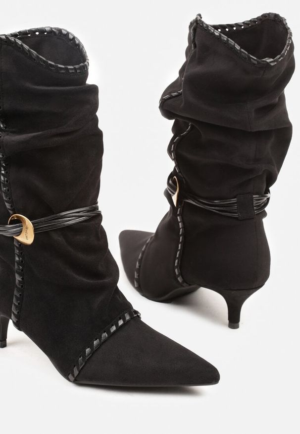 Born2be - Czarne Marszczone Botki na Obcasie Typu Kaczuszka ze Sznurkiem i Ozdobą Avidvire. Okazja: na co dzień. Kolor: czarny. Materiał: jeans. Wzór: aplikacja. Obcas: na obcasie. Styl: casual, elegancki. Wysokość obcasa: średni