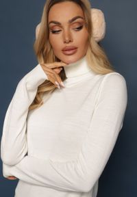 Renee - Jasnobeżowy Klasyczny Golf ze Ściągaczami przy Rękawach Felinia. Typ kołnierza: golf. Kolor: beżowy. Materiał: jeans. Długość rękawa: długi rękaw. Długość: długie. Wzór: aplikacja, bez wzorów. Styl: klasyczny #3