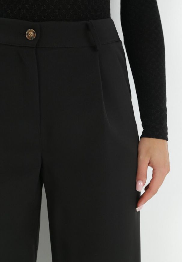 Born2be - Czarne Spodnie Szerokie High Waist Ivan. Okazja: na co dzień. Stan: podwyższony. Kolor: czarny. Styl: casual, klasyczny