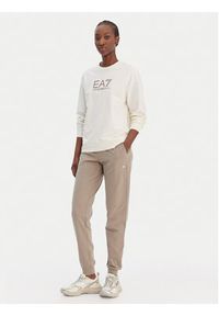 EA7 Emporio Armani Spodnie dresowe 7W000461 AF13135 U6167 Beżowy Regular Fit. Kolor: beżowy. Materiał: bawełna #5