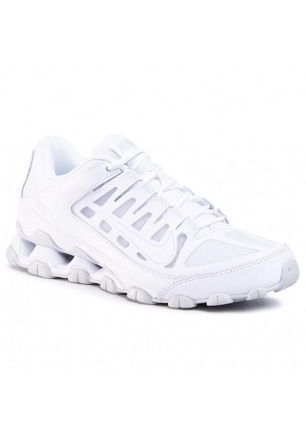 Buty do biegania męskie Nike Reax 8 TR. Zapięcie: sznurówki. Kolor: biały. Materiał: tkanina, syntetyk, materiał. Szerokość cholewki: normalna