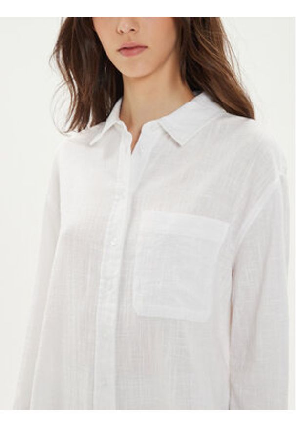 Gina Tricot Koszula 22624 Biały Loose Fit. Kolor: biały. Materiał: bawełna