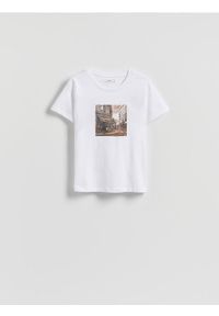 Reserved - T-shirt z nadrukiem - biały. Kolor: biały. Materiał: bawełna. Wzór: nadruk