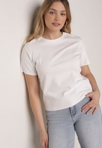 Born2be - Biały Bawełniany T-shirt w Klasycznym Stylu Hetita. Okazja: na co dzień. Kolor: biały. Materiał: bawełna. Wzór: haft. Styl: klasyczny #3