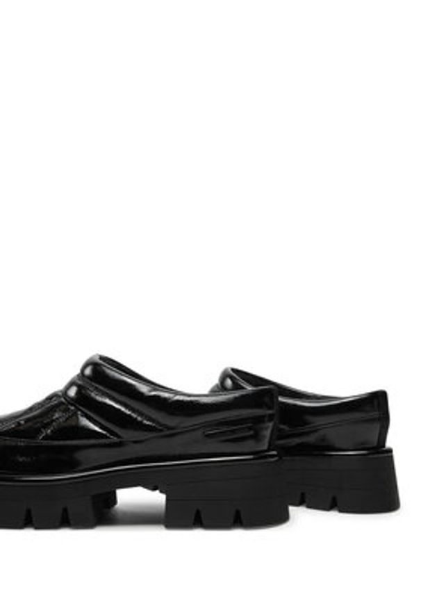 MICHAEL Michael Kors Klapki Barton Crackled Patent 40F4BTFP1L Czarny. Kolor: czarny. Materiał: skóra