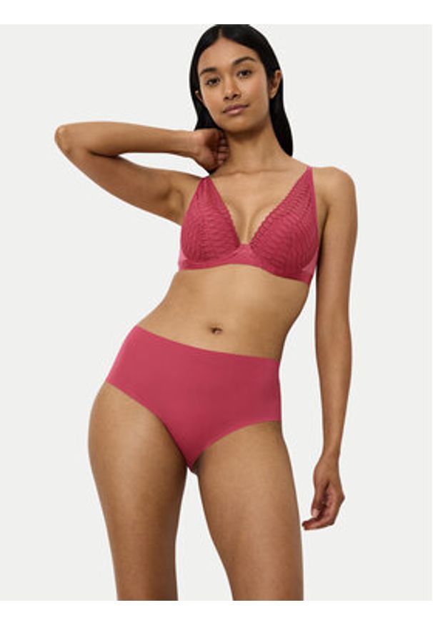 Triumph Figi klasyczne z wysokim stanem Pretty 10222227 Czerwony. Stan: podwyższony. Kolor: czerwony. Materiał: syntetyk