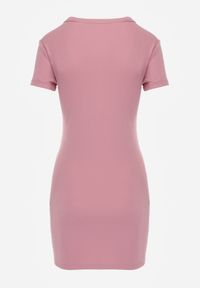 Born2be - Różowa Bawełniana Sukienka o Prostym Kroju Typu T-shirt Zelosise. Okazja: do pracy, na co dzień. Kolor: różowy. Materiał: bawełna. Typ sukienki: proste. Styl: sportowy, klasyczny, elegancki, casual #2
