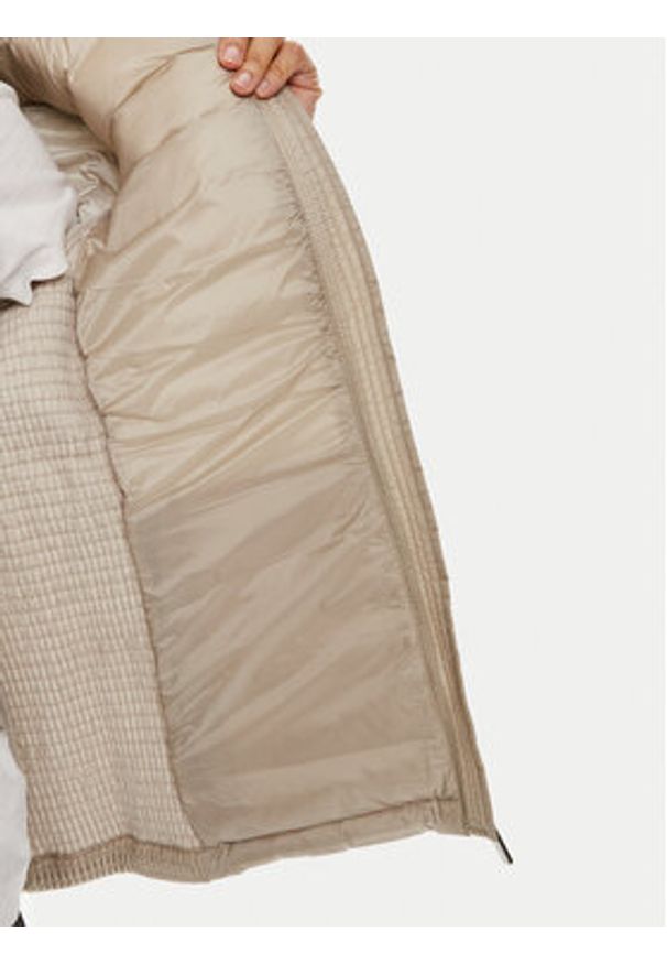 Calvin Klein Kurtka przejściowa K20K207108 Beżowy Slim Fit. Kolor: beżowy. Materiał: syntetyk