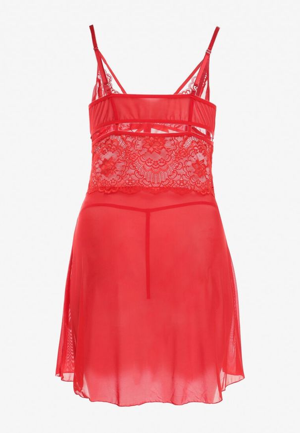 Born2be - Czerwona Koronkowa Koszula Nocna z Wycięciami i Stringami Jaxciee. Kolor: czerwony. Materiał: koronka. Wzór: aplikacja, koronka
